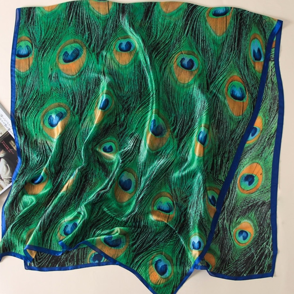 Silky Peacock scarf 🦚